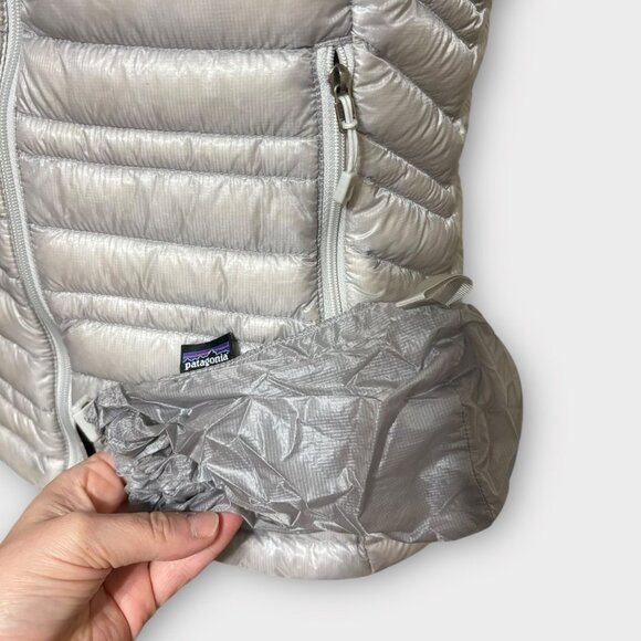 Patagonia Ultralight Down Sweater Vest XS Gray Cream Women EUC Puffer Gorpcore - Picture 6 of 8